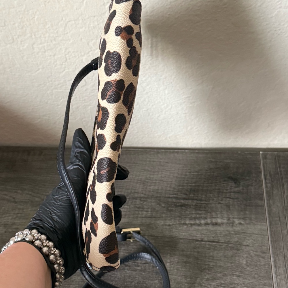 🔥 Tory Burch, leopard print Crossbody bag, PVC leather🔥 - Picture 7 of 14